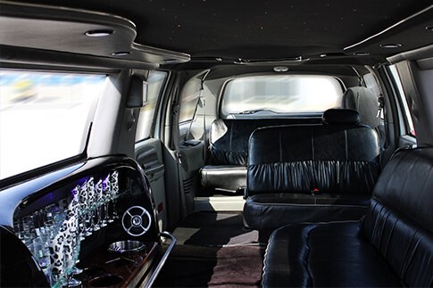 Built-in bar on a 18 passenger limo from our limo services